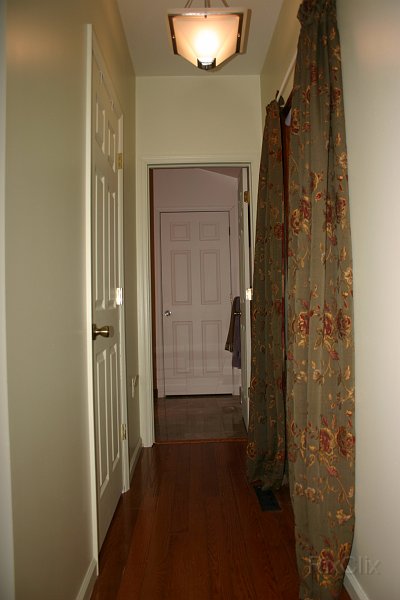 BHG 038.jpg - A progression of the hallway....